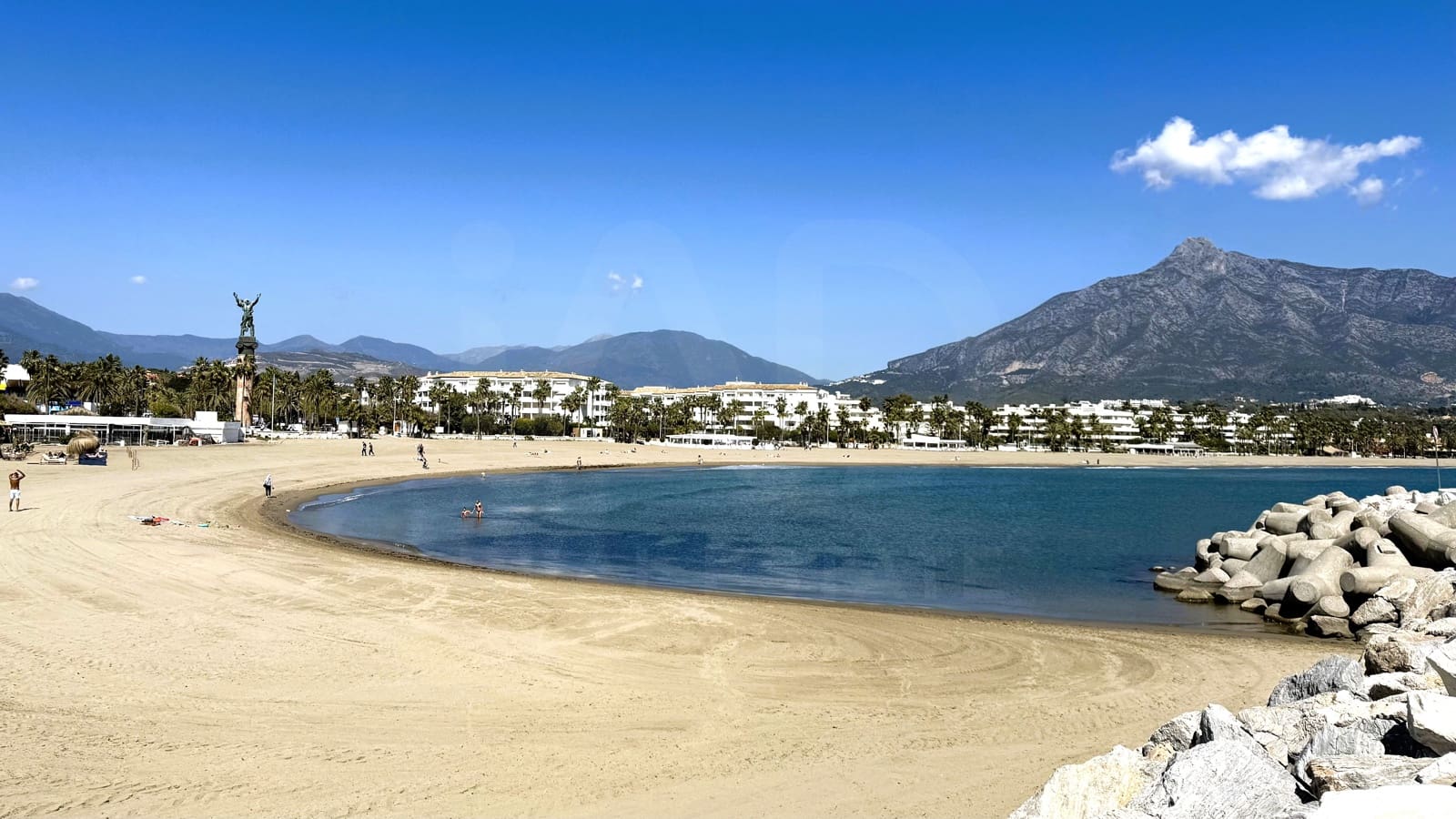 1 bedroom Apartment for sale in Marbella - € 695,000 (Ref: 10016989)