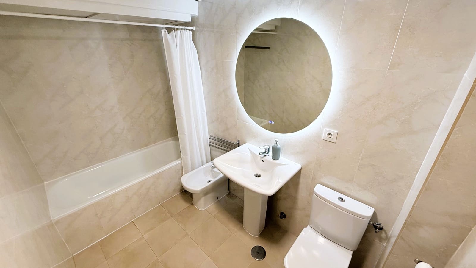 1 bedroom Apartment for sale in Marbella - € 695,000 (Ref: 10016989)