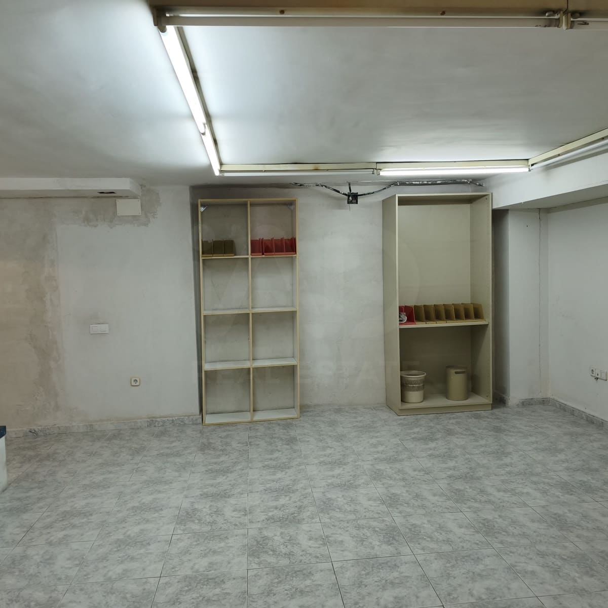 Commercial for sale in Valencia city - € 125,000 (Ref: 10016997)