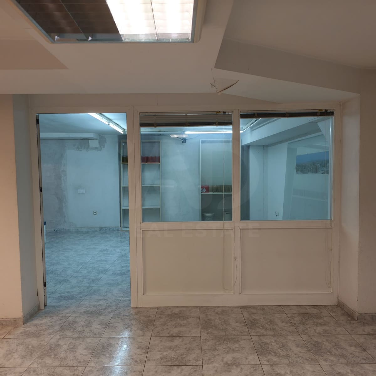 Commercial for sale in Valencia city - € 125,000 (Ref: 10016997)