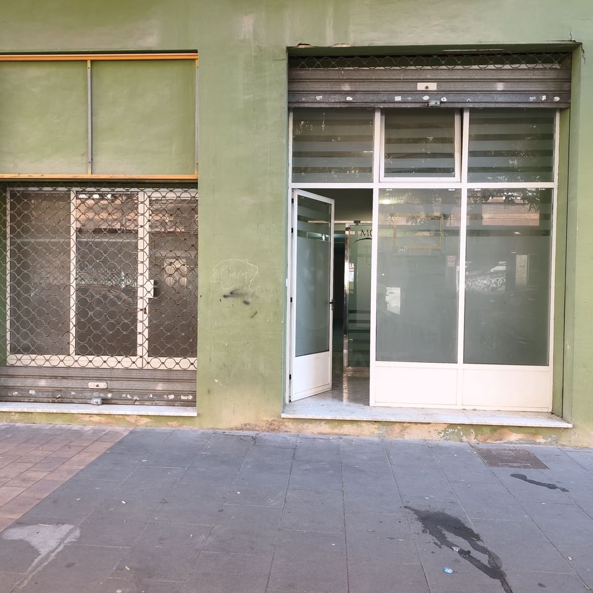 Commercial for sale in Valencia city - € 125,000 (Ref: 10016997)