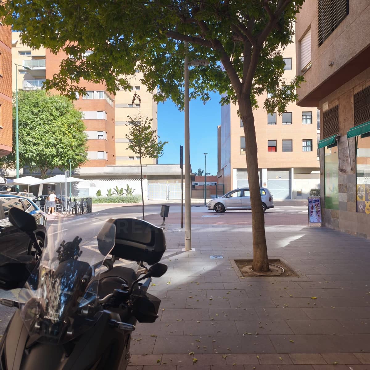 Commercial for sale in Valencia city - € 125,000 (Ref: 10016997)