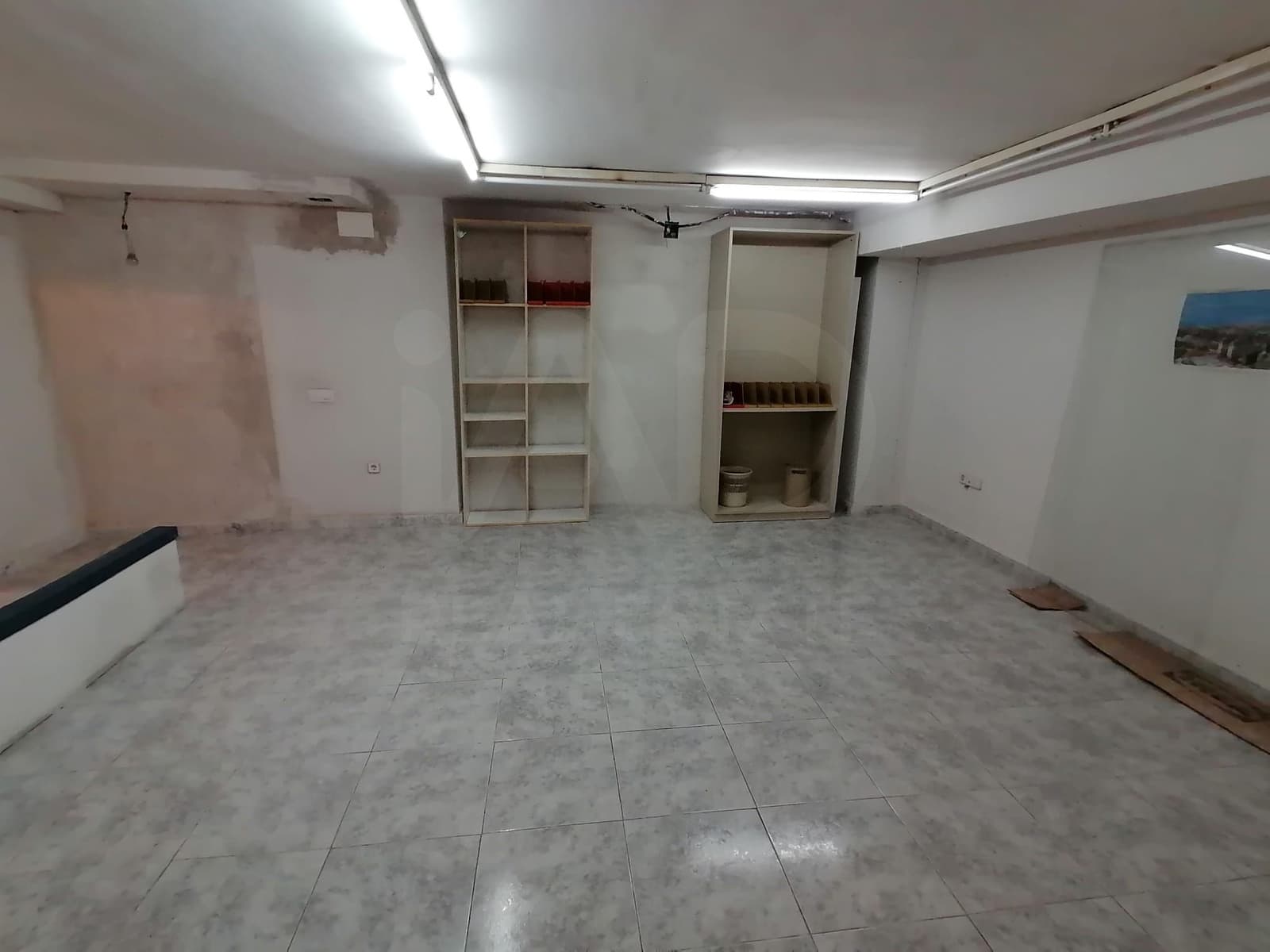 Commercial for sale in Valencia city - € 125,000 (Ref: 10016997)