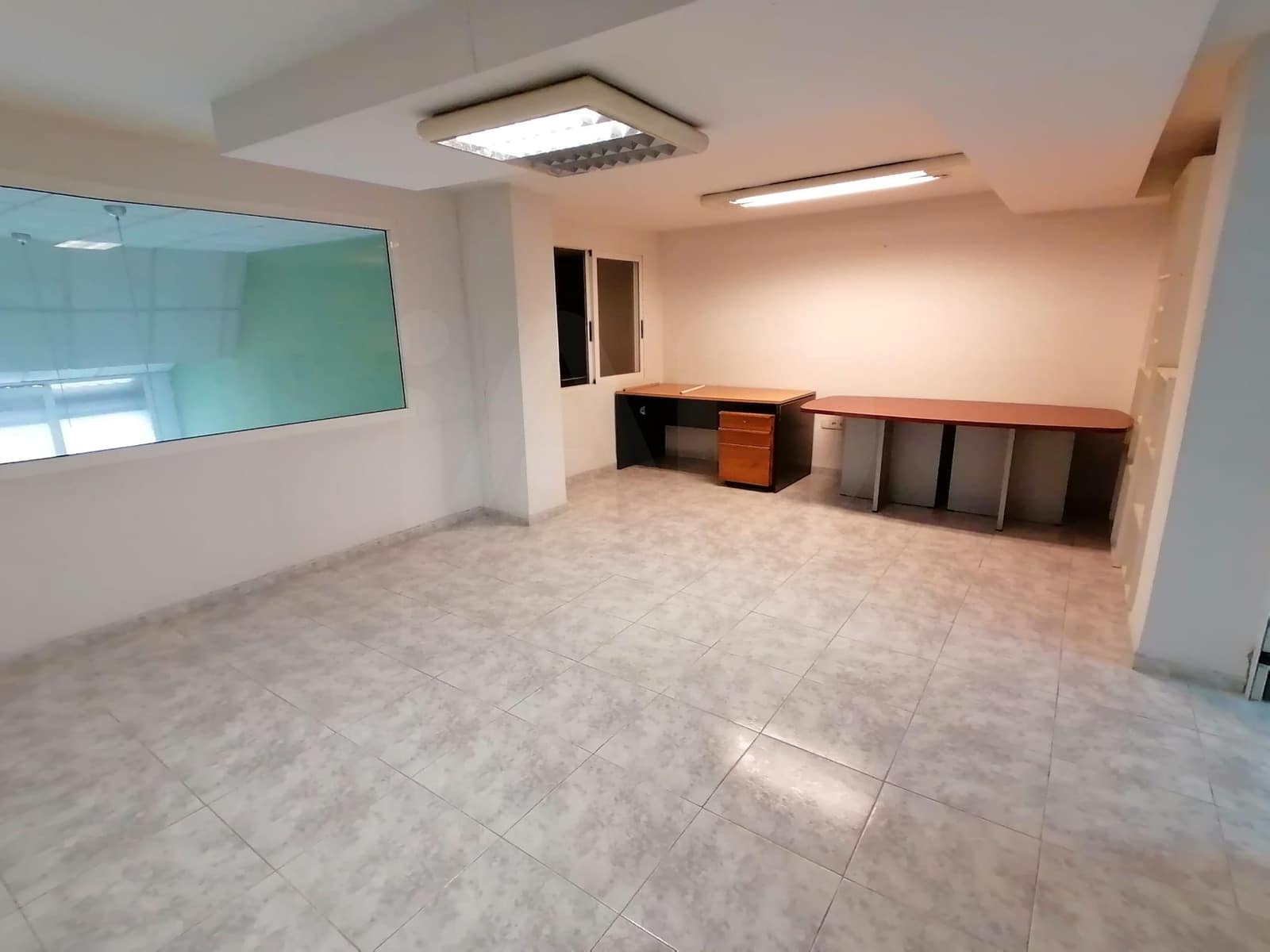 Commercial for sale in Valencia city - € 125,000 (Ref: 10016997)