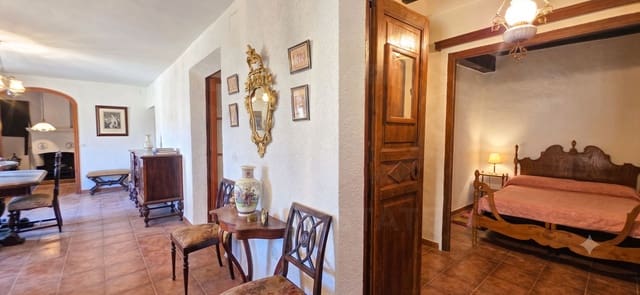 6 quarto Moradia para venda em Gratallops com garagem - 385 000 € (Ref: 10016999)