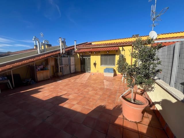 3 bedroom Apartment for sale in Lliçà d'Amunt with garage - € 358,000 (Ref: 10018095)