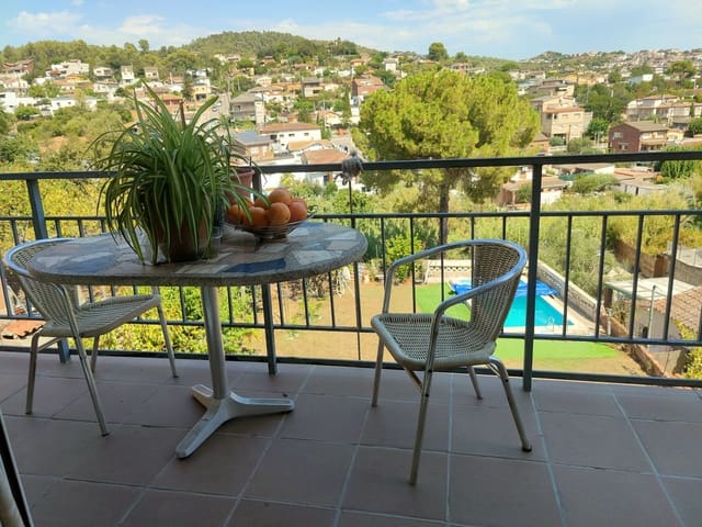 3 quarto Moradia para venda em Sant Vicenç dels Horts com piscina garagem - 360 000 € (Ref: 10018165)