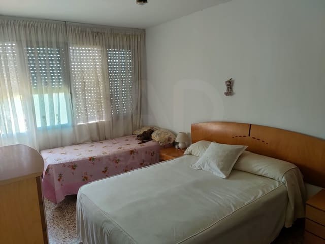 3 quarto Moradia para venda em Sant Vicenç dels Horts com piscina garagem - 360 000 € (Ref: 10018165)