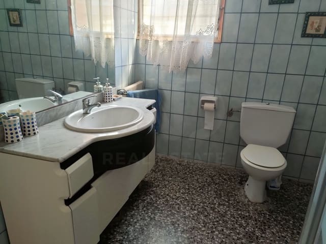 3 quarto Moradia para venda em Sant Vicenç dels Horts com piscina garagem - 360 000 € (Ref: 10018165)