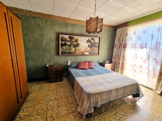 3 slaapkamer Huis te koop in El Pinell de Brai - € 35.000 (Ref: 10018757)