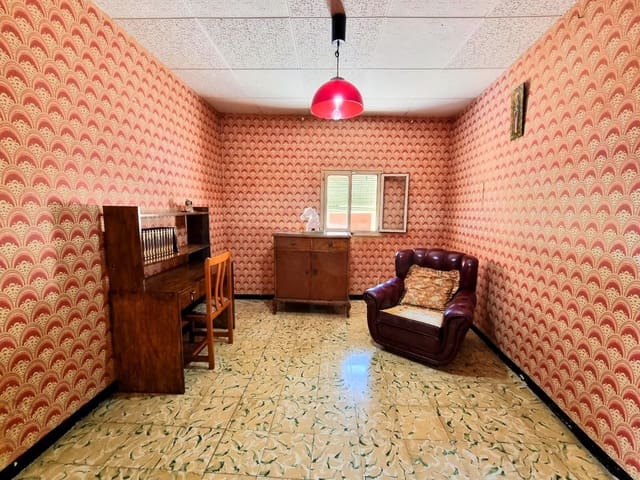 3 slaapkamer Huis te koop in El Pinell de Brai - € 35.000 (Ref: 10018757)