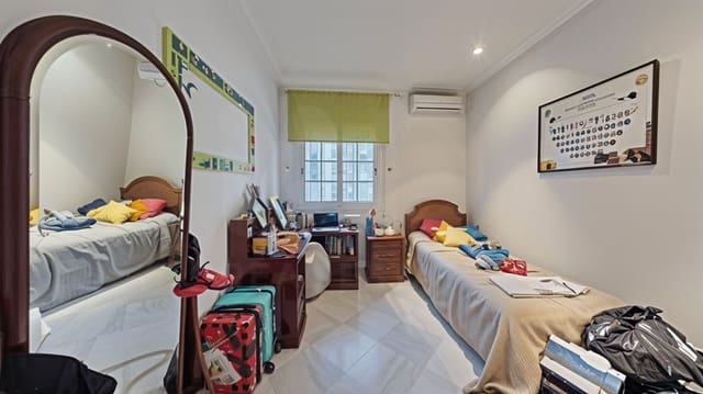 4 sovrum Hus till salu i Chiclana de la Frontera med pool garage - 499 950 € (Ref: 10020026)