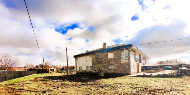 6 quarto Moradia para venda em Astorga com garagem - 260 000 € (Ref: 10020029)