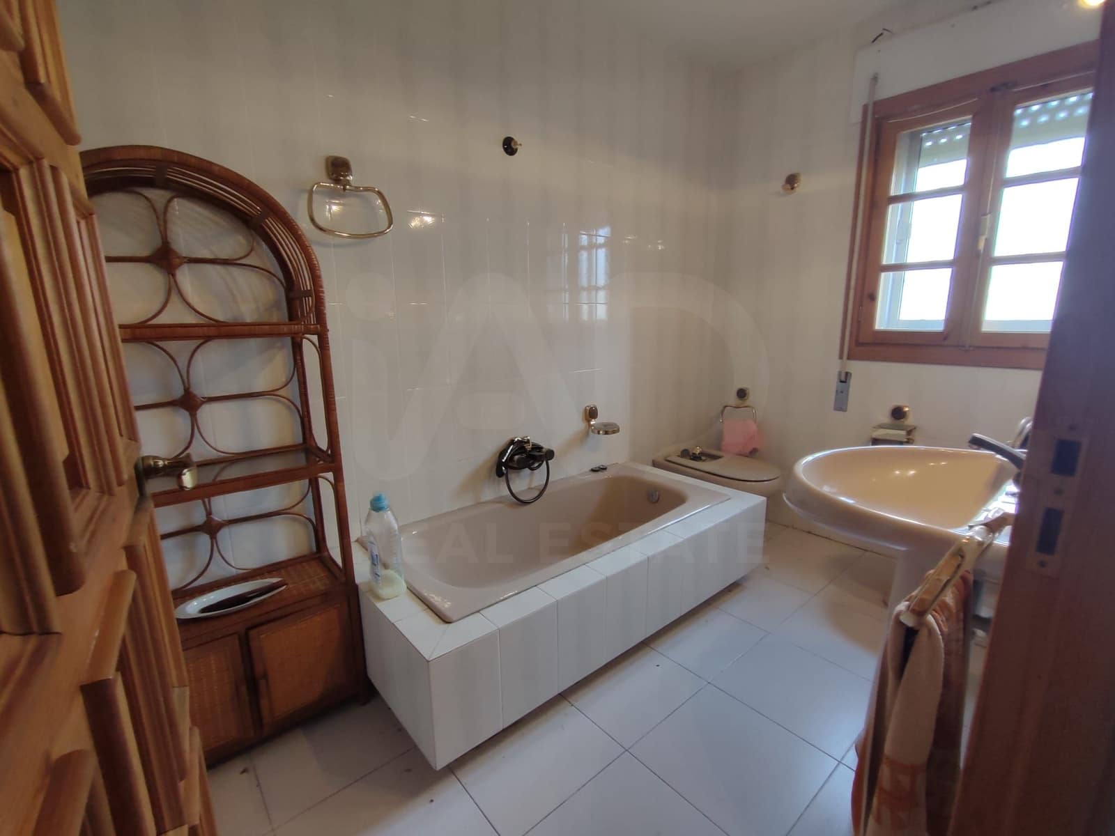 6 bedroom Villa for sale in Astorga with garage - € 260,000 (Ref: 10020029)