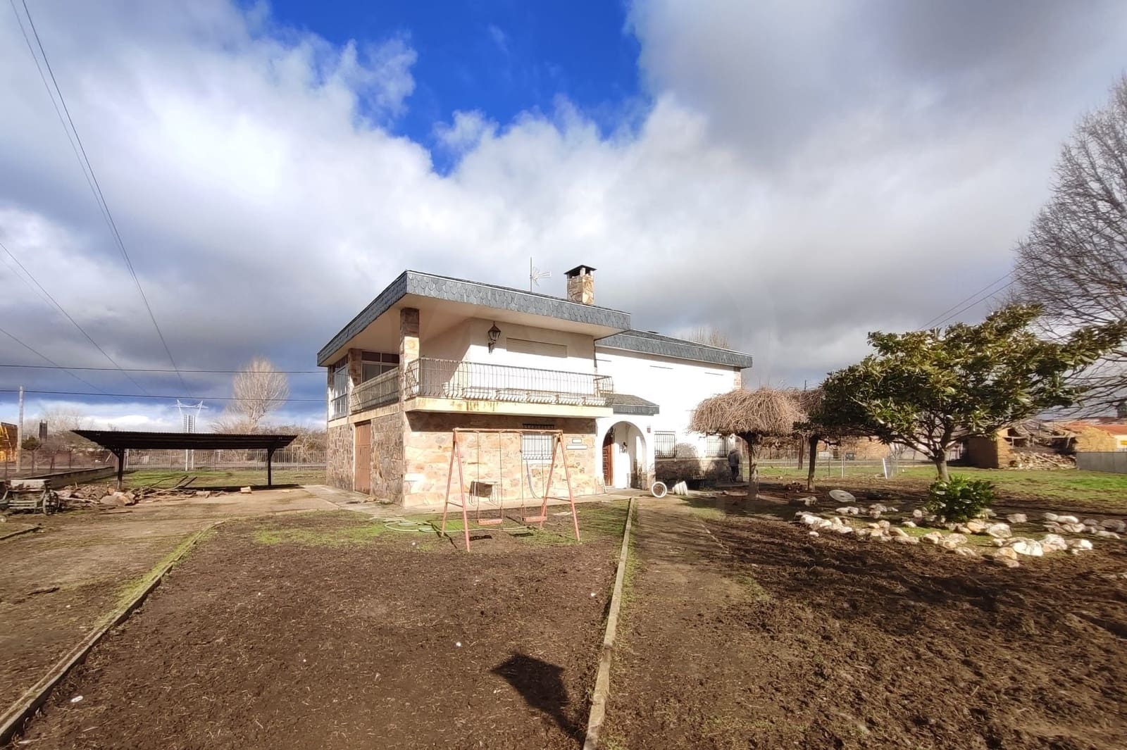 6 bedroom Villa for sale in Astorga with garage - € 260,000 (Ref: 10020029)