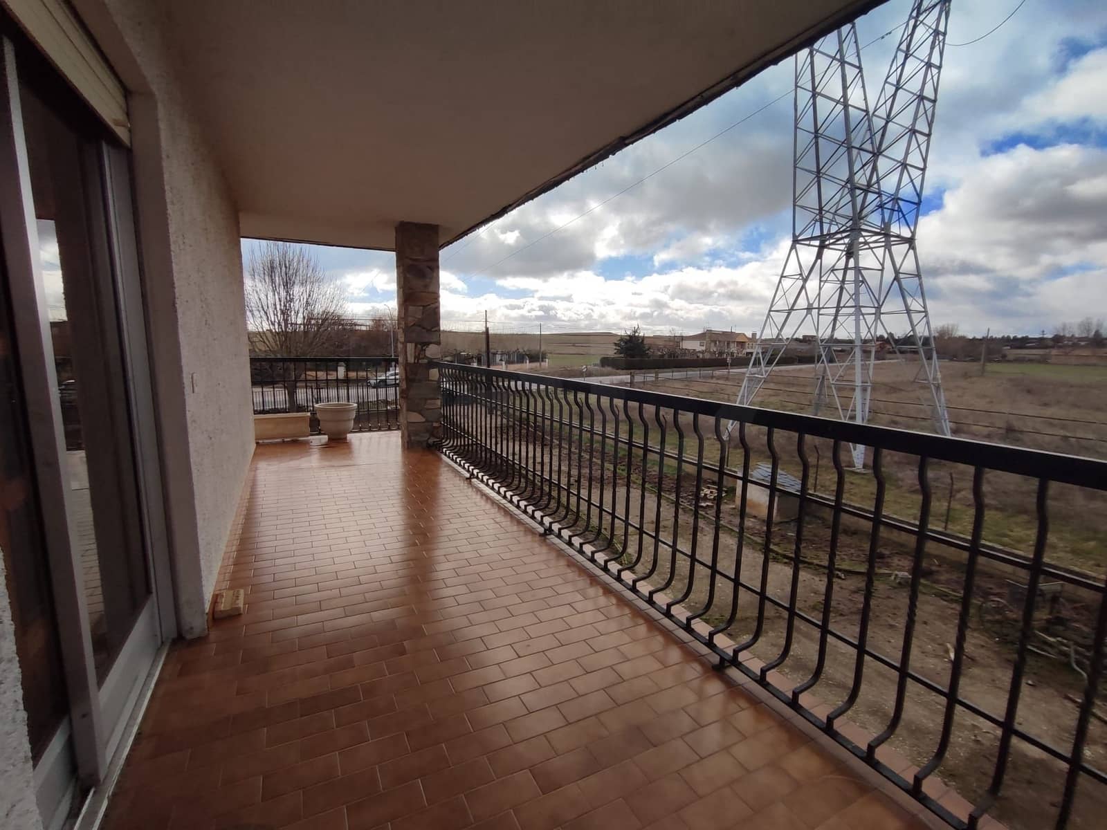 6 bedroom Villa for sale in Astorga with garage - € 260,000 (Ref: 10020029)