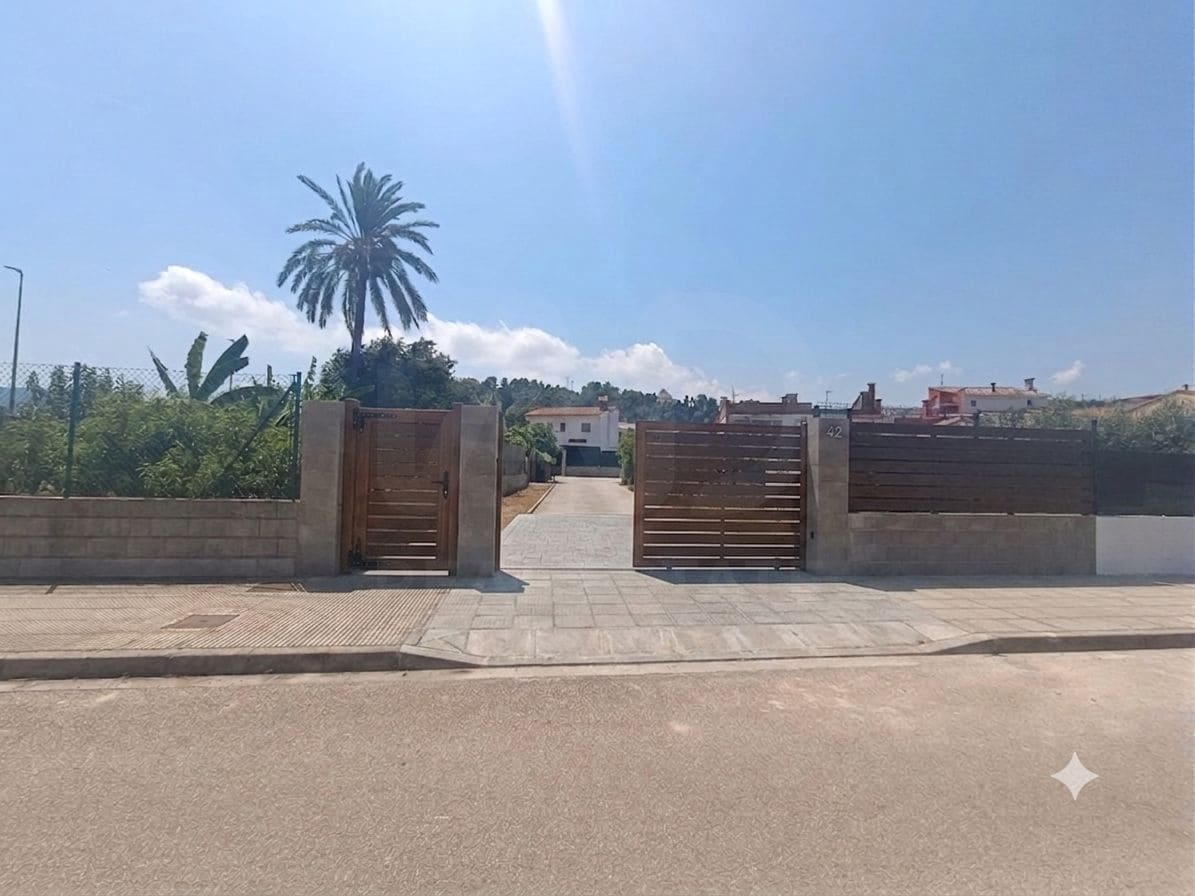 4 Zimmer Villa zu verkaufen in Potries mit Garage - 375.000 € (Ref: 10020032)