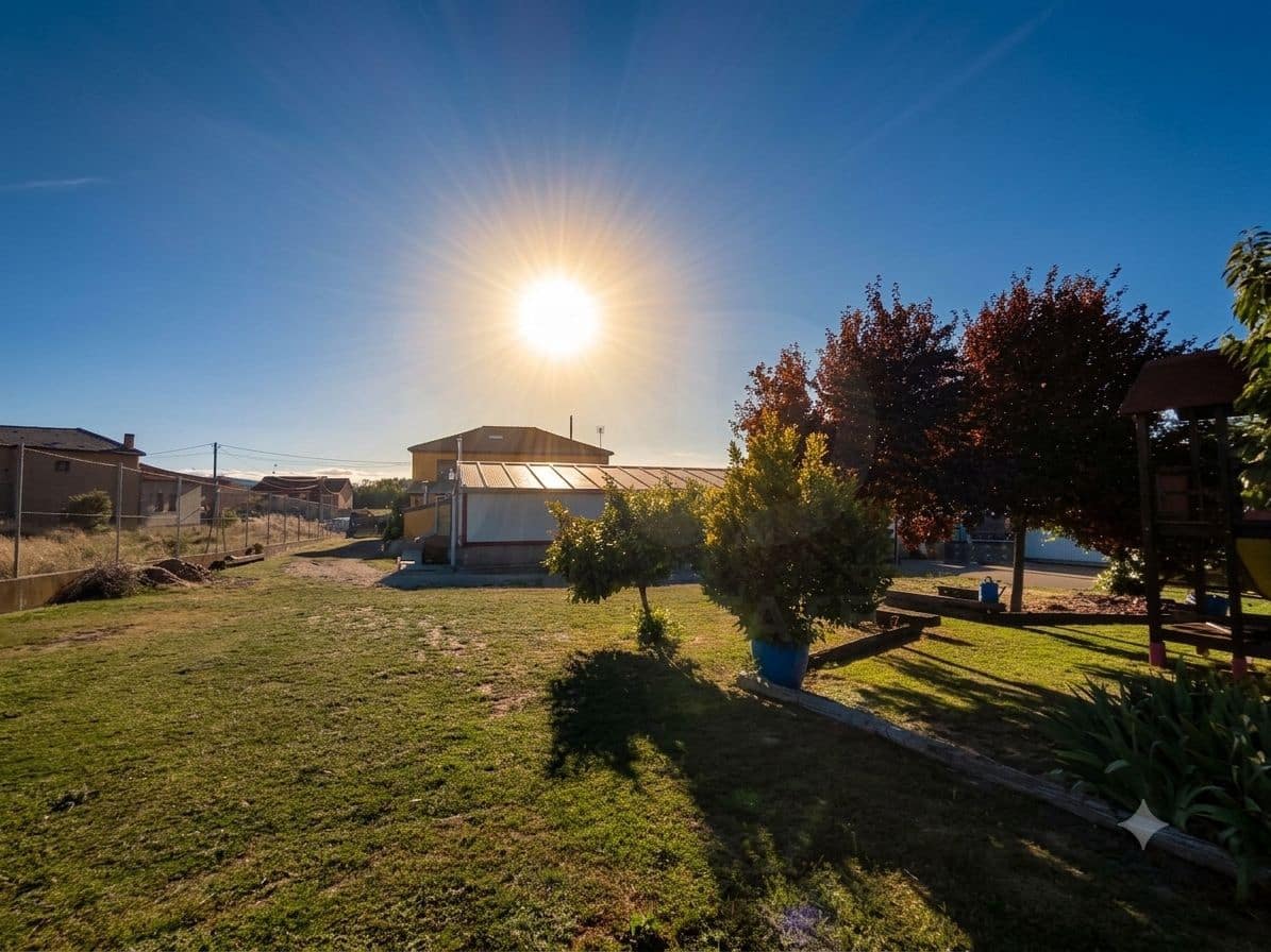 3 Zimmer Villa zu verkaufen in Villaobispo de Otero mit Garage - 259.900 € (Ref: 10020033)