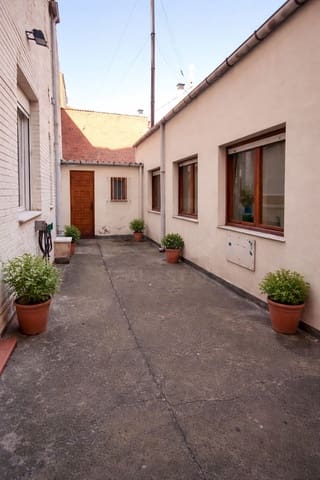4 chambre Villa/Maison Mitoyenne à vendre à León ville - 249 000 € (Ref: 10020037)