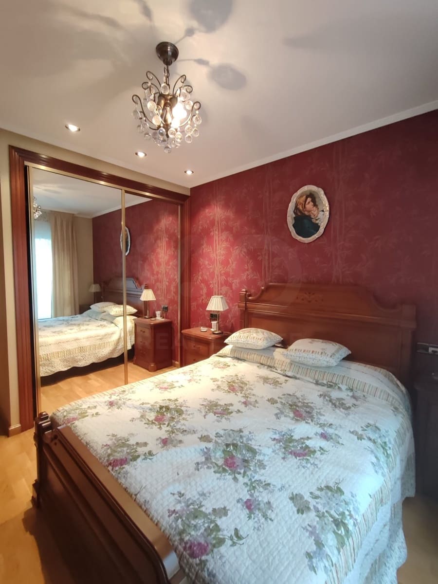 2 bedroom Apartment for sale in Leon city with garage - € 234,000 (Ref: 10020038)