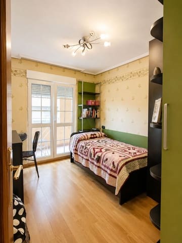 2 bedroom Apartment for sale in León city with garage - € 234,000 (Ref: 10020038)