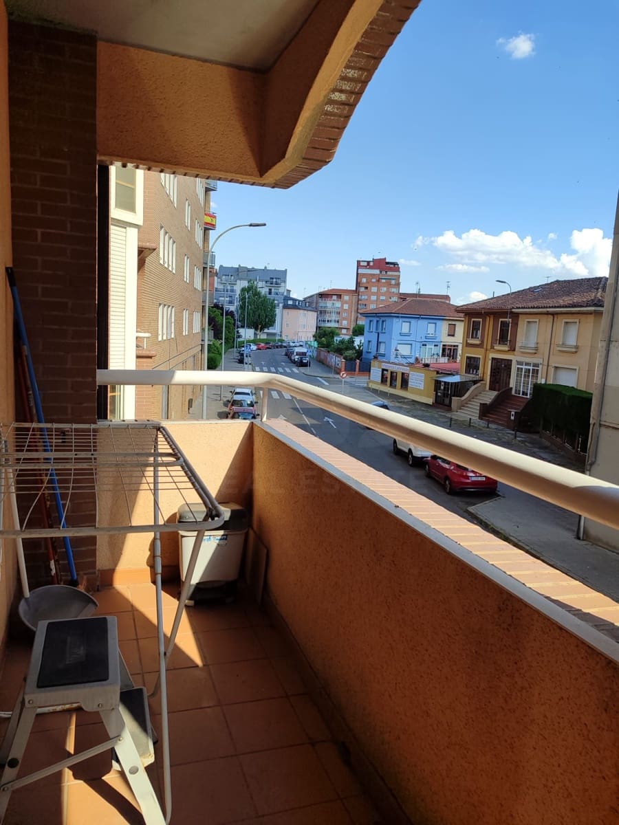 2 bedroom Apartment for sale in Leon city with garage - € 234,000 (Ref: 10020038)
