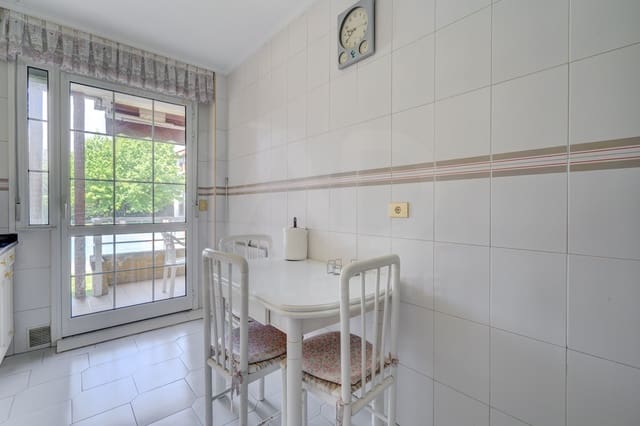 3 Zimmer Apartment zu verkaufen in Castro-Urdiales mit Pool Garage - 295.000 € (Ref: 10020040)