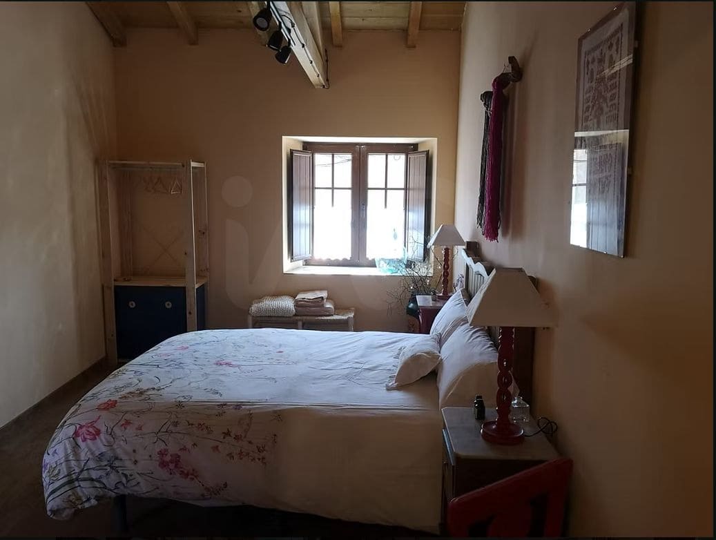 6 slaapkamer Commercieel te koop in Leon stad - € 379.000 (Ref: 10020046)