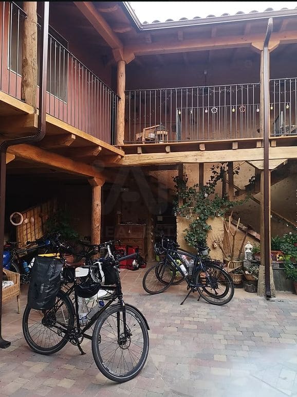 6 slaapkamer Commercieel te koop in Leon stad - € 379.000 (Ref: 10020046)