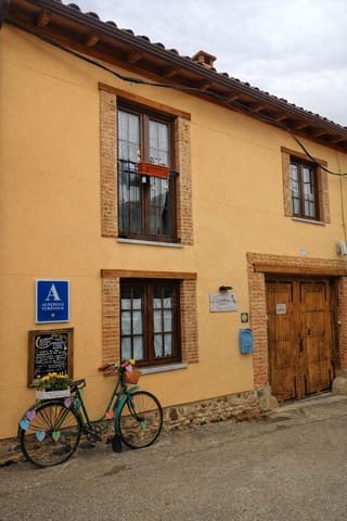 6 slaapkamer Commercieel te koop in León stad - € 379.000 (Ref: 10020046)