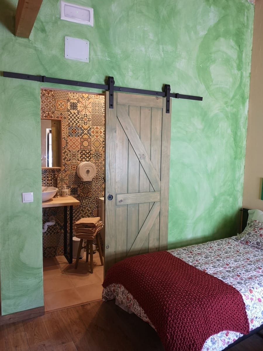 6 slaapkamer Commercieel te koop in Leon stad - € 379.000 (Ref: 10020046)