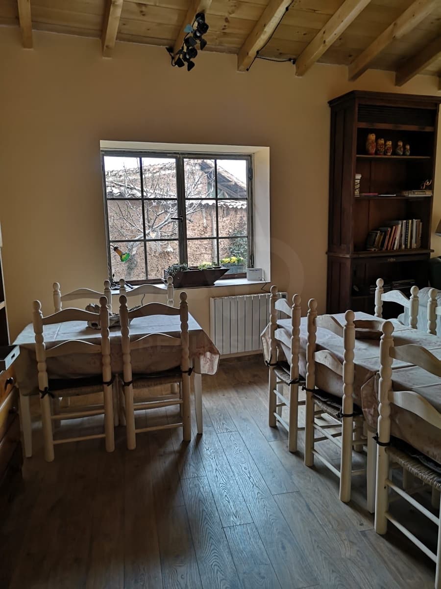 6 slaapkamer Commercieel te koop in Leon stad - € 379.000 (Ref: 10020046)