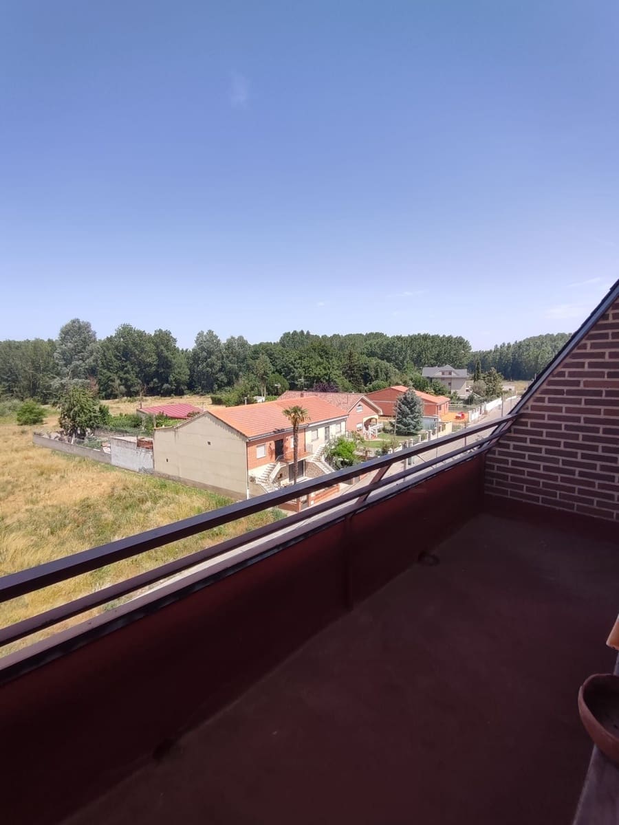 3 sypialnia Penthouse na sprzedaż w Villarejo de Orbigo z basenem - 69 000 € (Ref: 10020050)