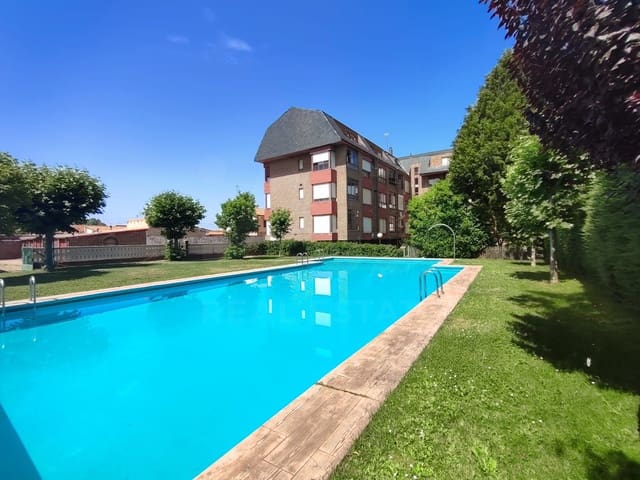 3 quarto Penthouse para venda em Villarejo de Orbigo com piscina - 69 000 € (Ref: 10020050)