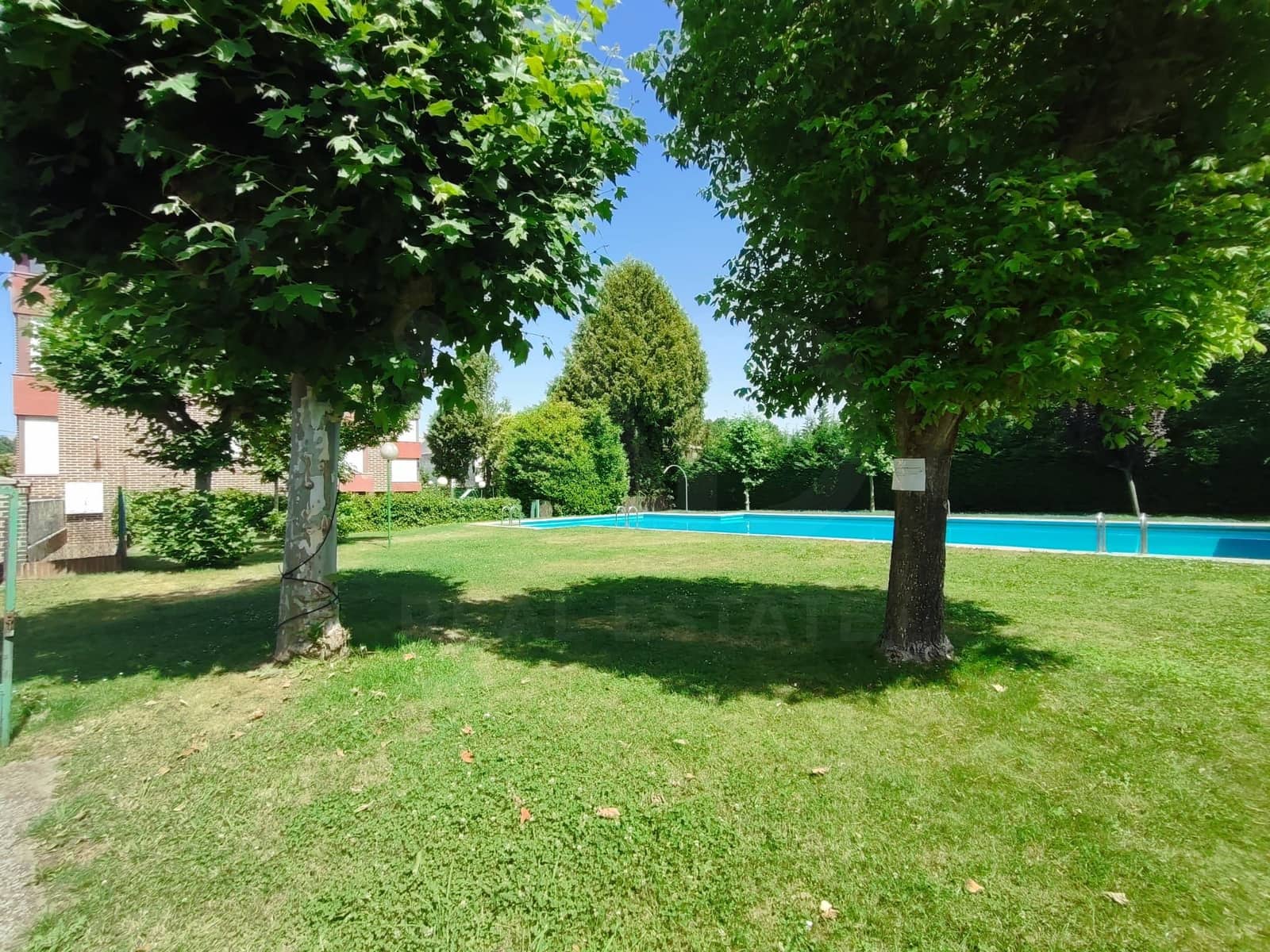 3 sypialnia Penthouse na sprzedaż w Villarejo de Orbigo z basenem - 69 000 € (Ref: 10020050)