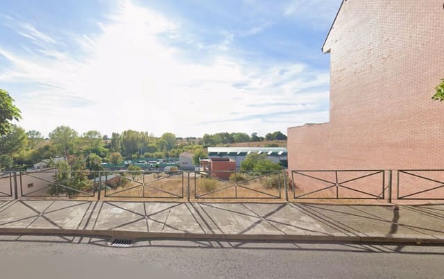 Building Plot for sale in Valverde de la Virgen - € 120,000 (Ref: 10020051)
