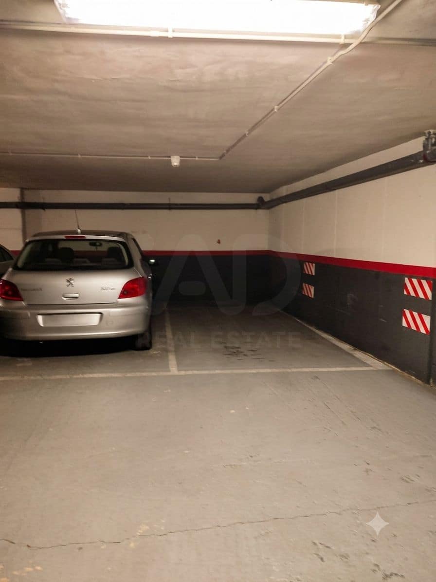 Garage in vendita in Leon citta - 24.900 € (Rif: 10020052)