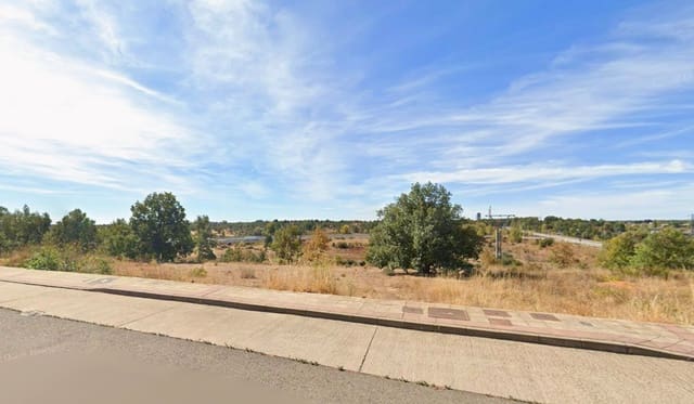Building Plot for sale in Valverde de la Virgen - € 89,000 (Ref: 10020053)