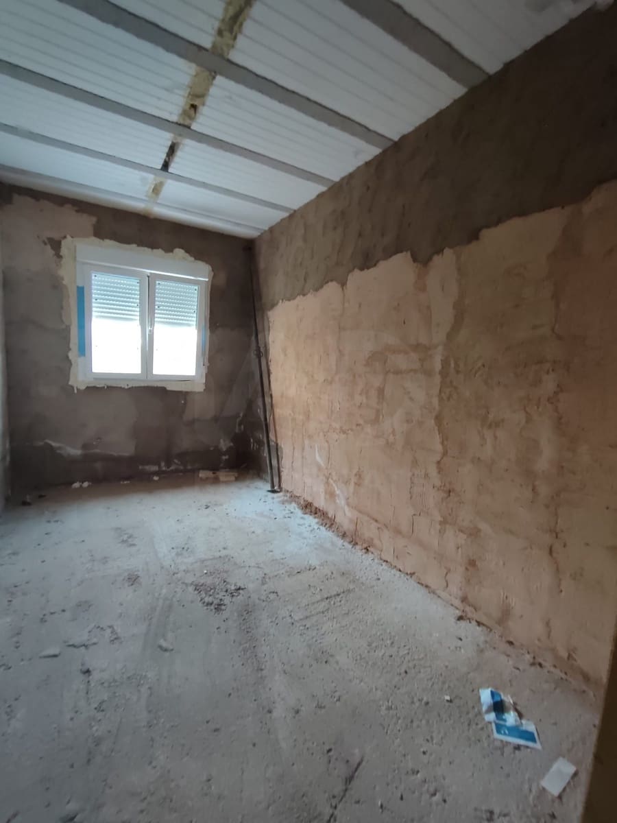 Terraced Villa for sale in Valverde de la Virgen - € 109,000 (Ref: 10020055)