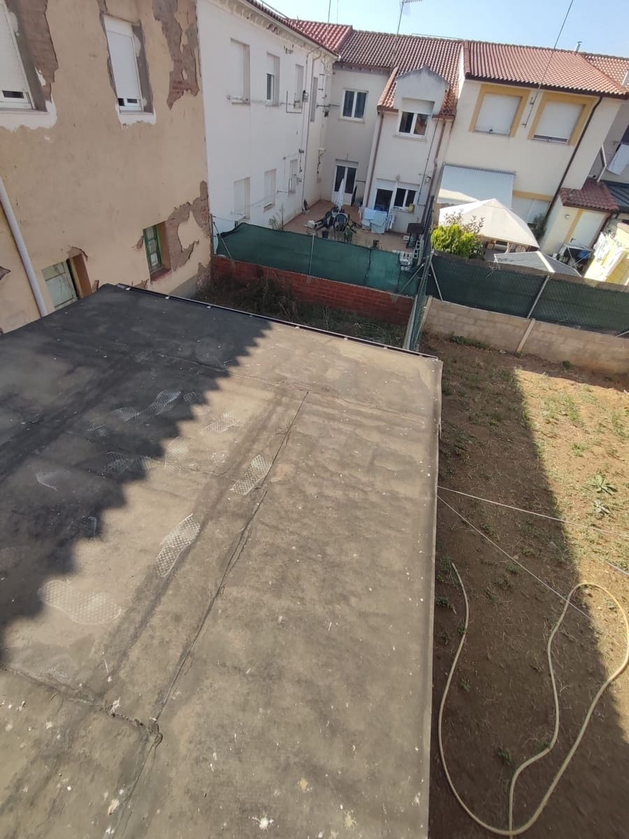 Terraced Villa for sale in Valverde de la Virgen - € 109,000 (Ref: 10020055)