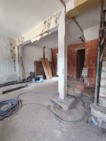 Terraced Villa for sale in Valverde de la Virgen - € 109,000 (Ref: 10020055)