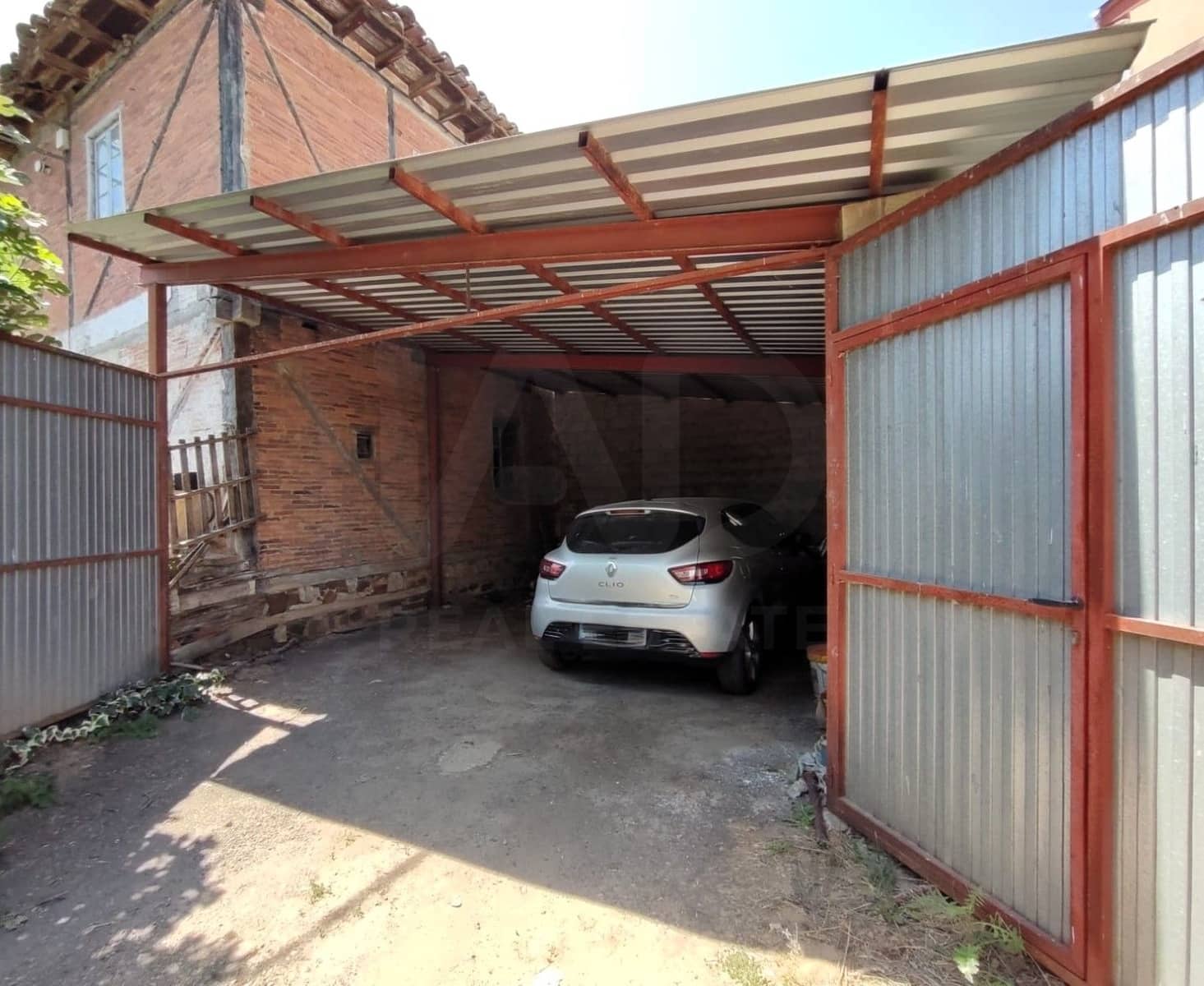4 slaapkamer Finca/Landhuis te koop in Villarejo de Orbigo met garage - € 34.990 (Ref: 10020059)