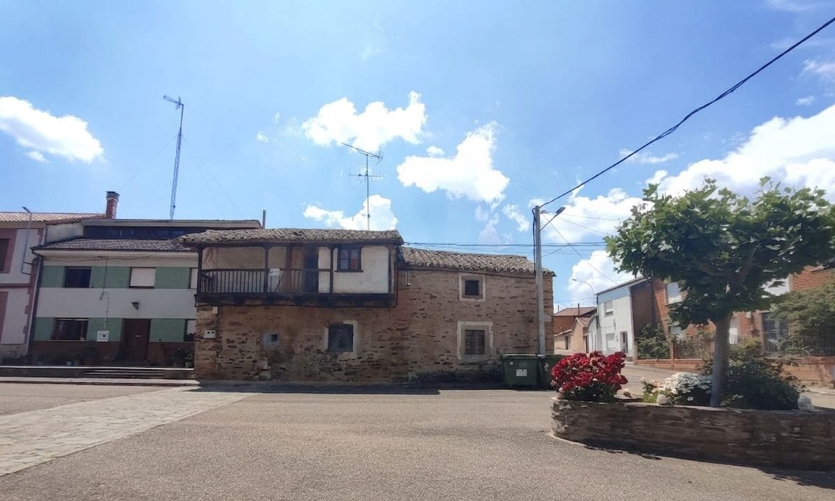 Finka/Dom wiejski na sprzedaż w Val de San Lorenzo - 34 900 € (Ref: 10020063)