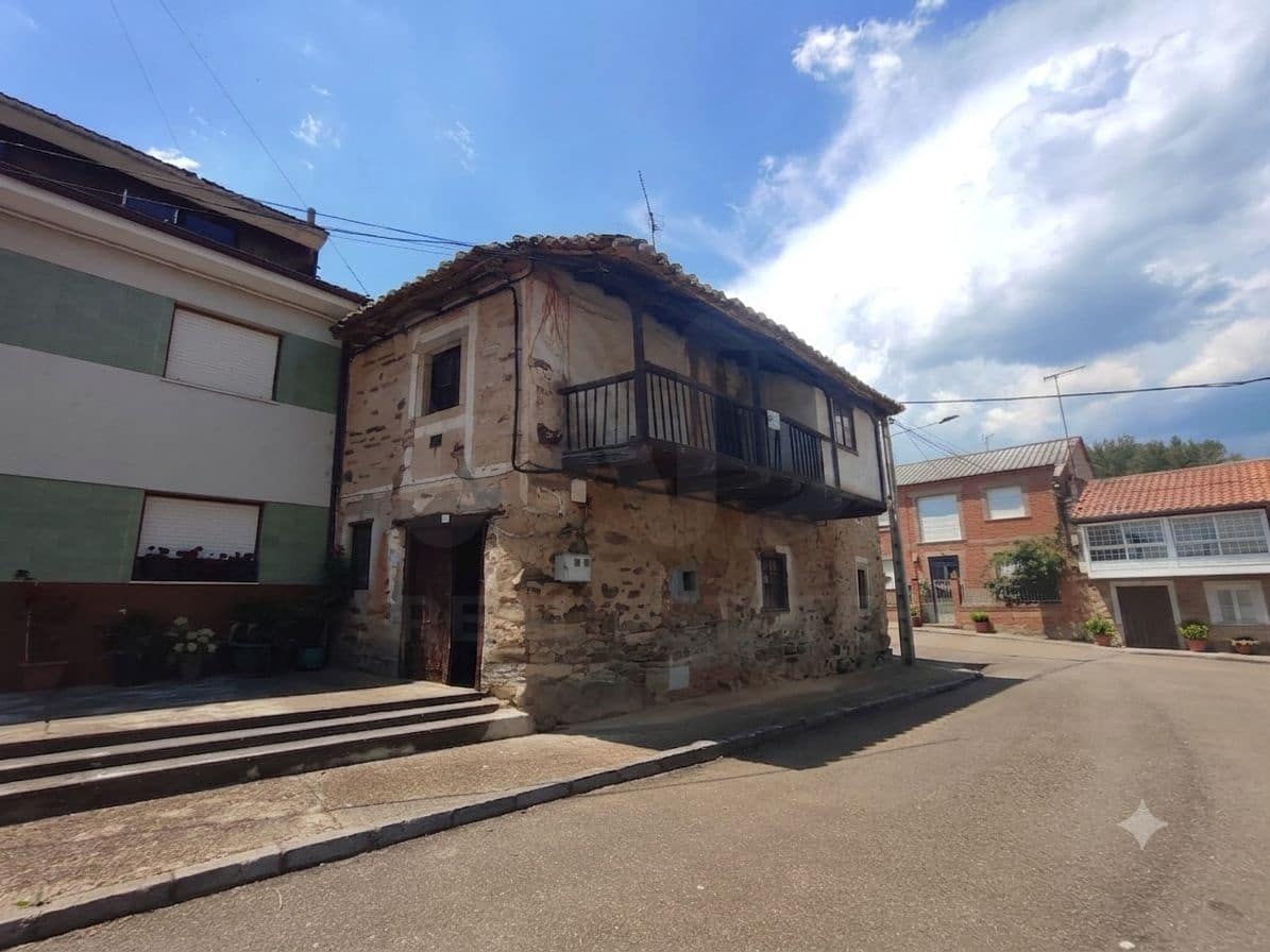 Finka/Dom wiejski na sprzedaż w Val de San Lorenzo - 34 900 € (Ref: 10020063)
