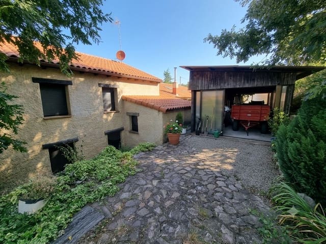 6 bedroom Finca/Country House for sale in Quintana del Castillo - € 165,000 (Ref: 10020064)