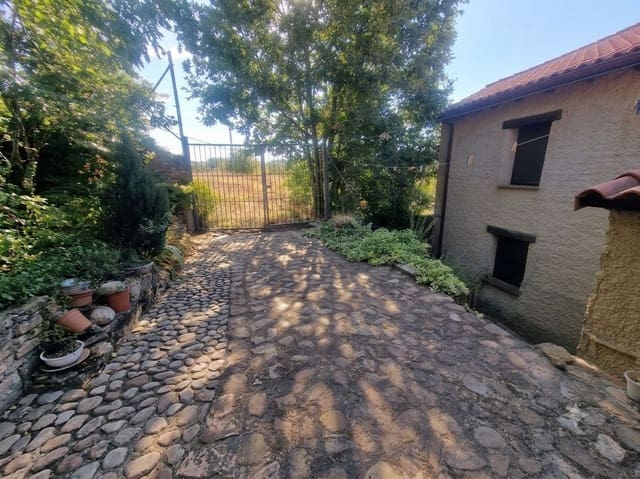 6 bedroom Finca/Country House for sale in Quintana del Castillo - € 165,000 (Ref: 10020064)