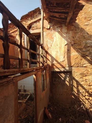 Finca/Landhuis te koop in Val de San Lorenzo - € 29.900 (Ref: 10020065)