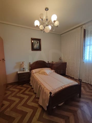 6 makuuhuone Omakotitalo myytävänä paikassa Hospital de Orbigo - 109 000 € (Ref: 10020066)