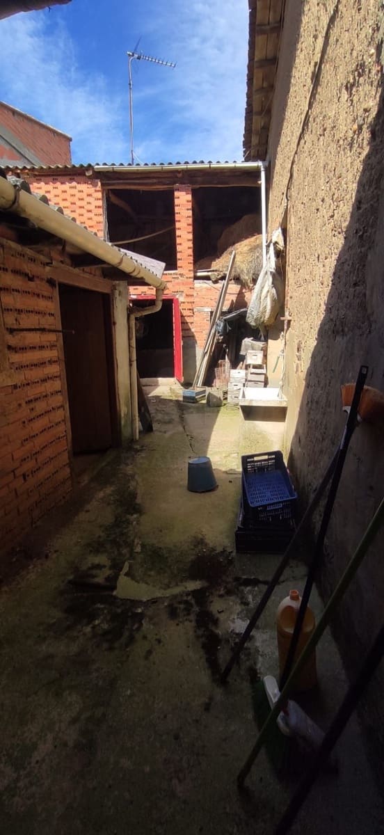 4 slaapkamer Huis te koop in San Justo de la Vega met garage - € 34.995 (Ref: 10020067)