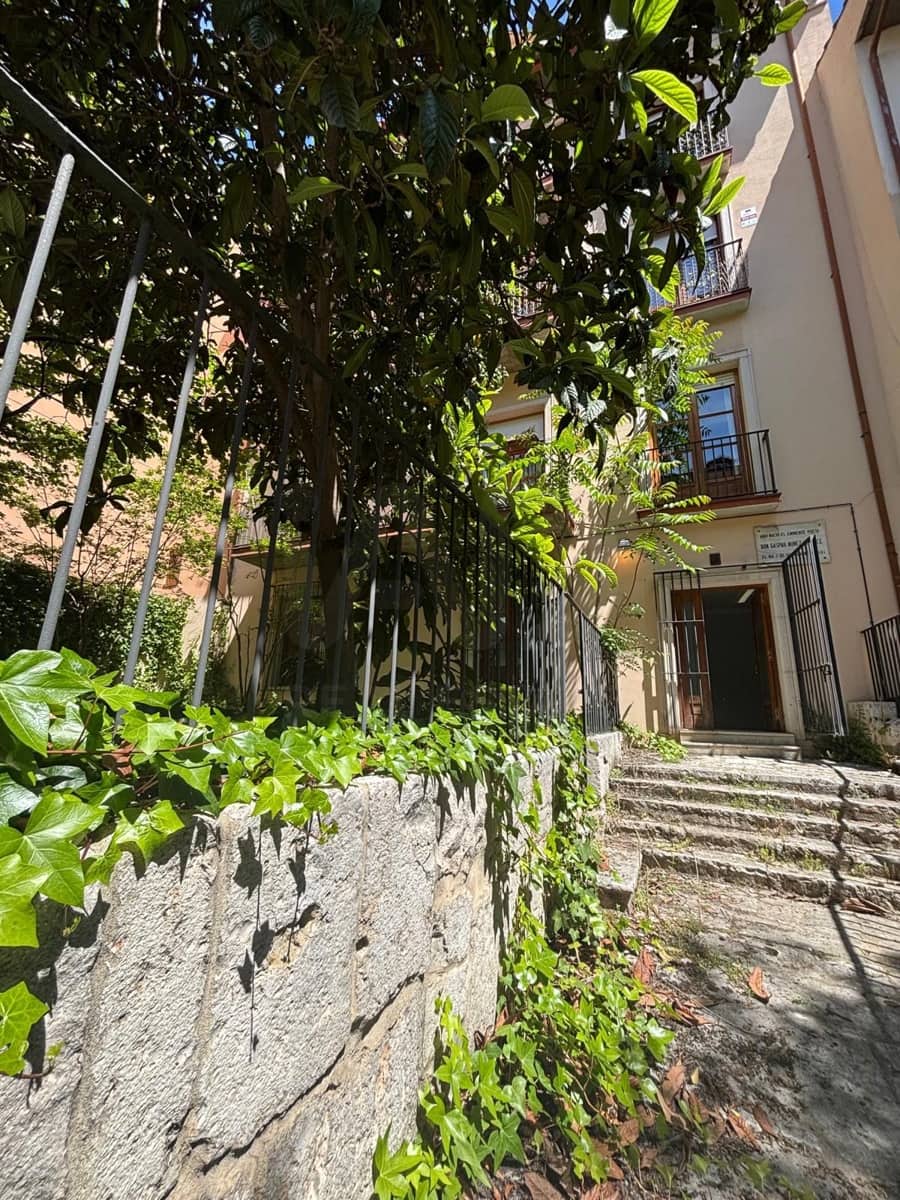 7 bedroom Commercial for sale in Valladolid city - € 467,000 (Ref: 10021528)